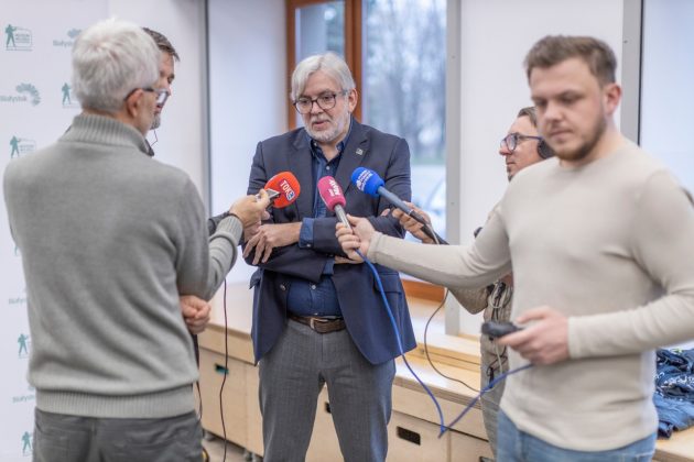 Skibicki descreveu o momento: "Foi a primeira e última vez que gritei de felicidade embaixo d'água." (Foto: Museu do Exército em Białystok/Facebook)