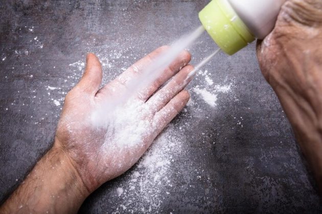 Um argentino ficou preso por 21 dias após a polícia confundir talco com cocaína durante uma verificação de rotina (Foto: Freepik)