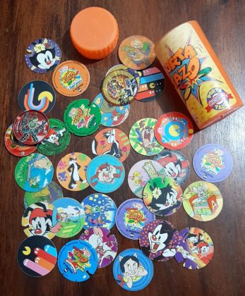 Nos anos 1990, uma febre tomou conta das crianças: os Tazos (Foto: Reprodução/Internet)