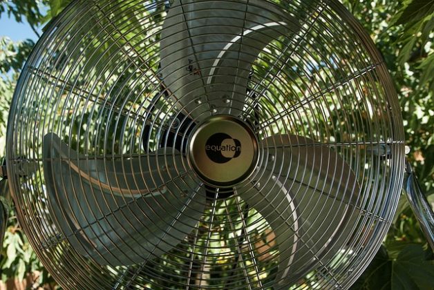 O ventilador pode prejudicar a saúde em altas temperaturas (Imagem: pixabay)