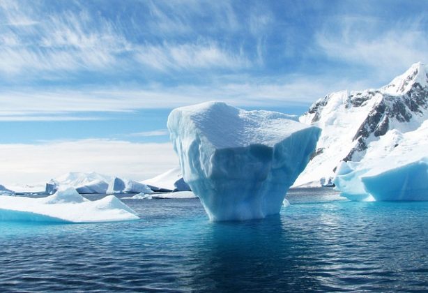 O A23a é o maior e mais antigo iceberg do mundo (Imagem: pixabay)