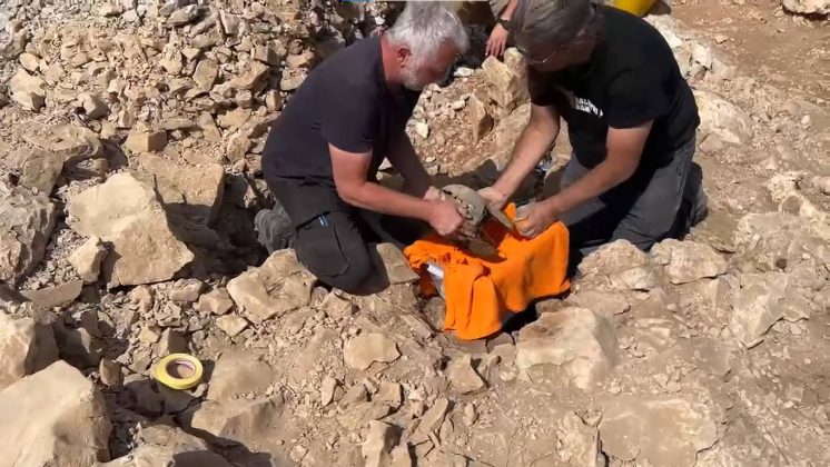 O local possui diversos túmulos, e está situado perto da aldeia de Zakotorac, na Península de Pelješac, perto do Mar Adriático. (Foto: YouTube)