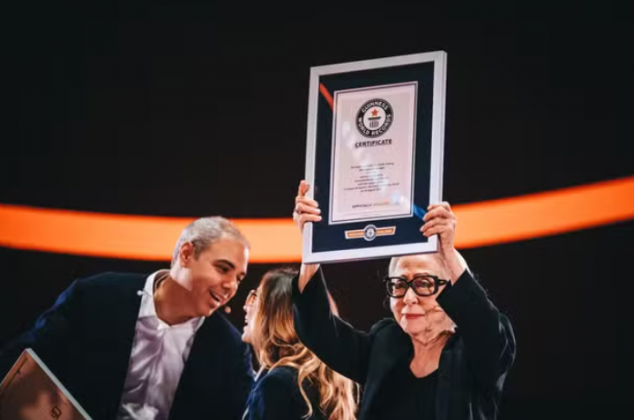 Fernanda Montenegro emocionou-se ao ser reconhecida pelo Guinness World Records. (imagem: reprodução instagram)