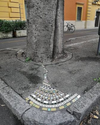 "Suas intervenções adicionam cor e vida ao ambiente urbano." (imagem: reprodução instagram / @ememem.flacking)