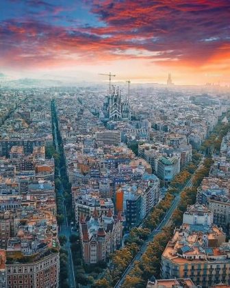 Barcelona se tornou um exemplo mundial de urbanismo e beleza arquitetônica. (Imagem: reprodução instagram)