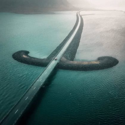 Localizada na Islândia, essa estrada em formato de espada impressiona viajantes (Foto: Reprodução/Instagram)