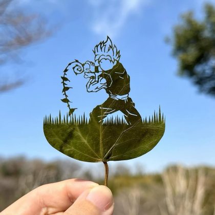 "Seu trabalho transforma folhas caídas em esculturas únicas." (imagem: reprodução instagram / @lito_leafart)