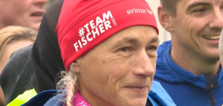 Mulher correu uma maratona por dia em 2024 e conquistou recorde mundial (Foto: Reprodução/France24)