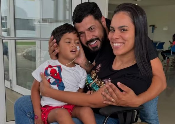 A mãe, Paula Laryssa Rodrigues Leal, contou o drama vivido pela família em entrevista à revista Crescer e destacou a importância da prevenção (Foto: Reprodução/Instagram/@paulalaryssa5)