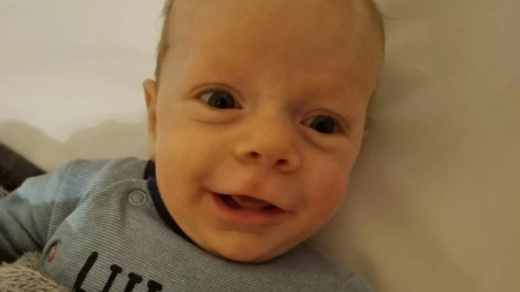 Louie Moss, um bebê de seis meses, morreu devido a um tumor cerebral após ser inicialmente diagnosticado com alergia ao leite e dentição (Foto: Repodução/Mirror)