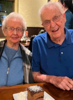 Betty Denner, de 100 anos, e Elton Denner, que completará 101 em fevereiro, celebraram 82 anos de casamento em outubro de 2024 (Foto: Macey Montgomery)