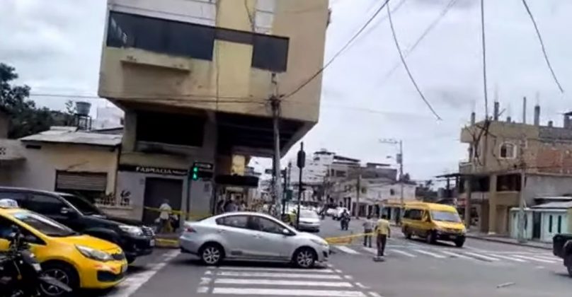 Localizado na esquina das ruas Pichincha e Buenavista, "El Inmortal" chama a atenção de quem passa (Foto: Reprodução/Diario Correo)