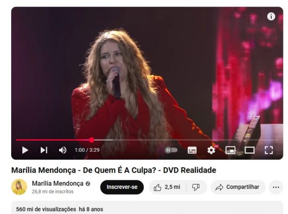 Anos depois, Marília Mendonça incluiu sua versão da música no álbum Realidade, em 2017 (Foto: Reprodução/YouTube)