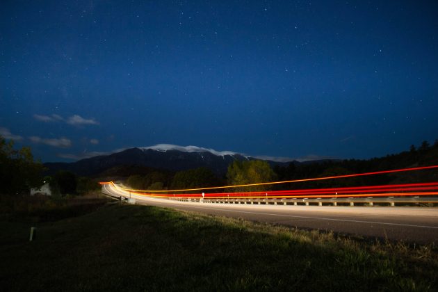 A velocidade da luz é um dos pilares fundamentais da física moderna (Foto: Unsplash)