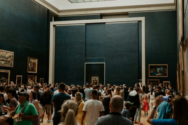 Durante o anúncio, Macron garantiu que a modernização será viabilizada com recursos do próprio museu e destacou a importância da reforma para preservar o patrimônio cultural francês (Foto: Unsplash)