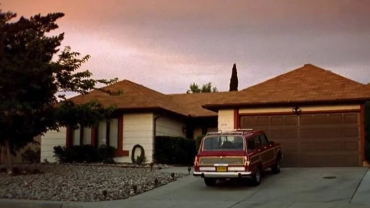 A residência que ganhou fama mundial como a casa de Walter White, protagonista da série "Breaking Bad", está à venda em Albuquerque, Novo México (Foto: X)