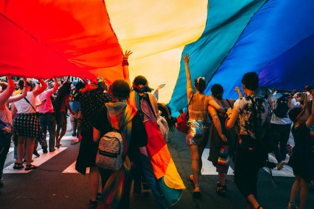 Durante um evento recente, a primeira-ministra Paetongtarn Shinawatra destacou a importância da decisão (Foto: Unsplash)