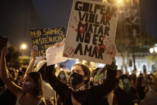 Atualmente, o feminicídio pode levar a condenações de até 50 anos, enquanto o homicídio simples tem pena máxima de 25 anos (Foto: X)