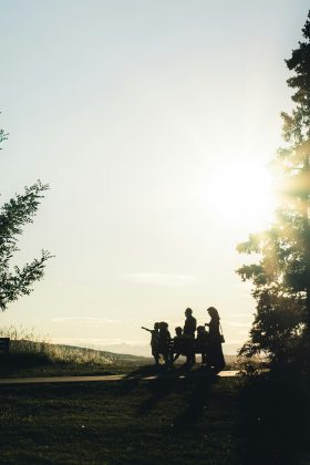 A solicitação foi negada em um primeiro momento, mas, após um recurso apresentado em 2022, a Justiça do estado decidiu, de forma unânime, favoravelmente ao pedido, reconhecendo a pluralidade parental (Foto: Unsplash)