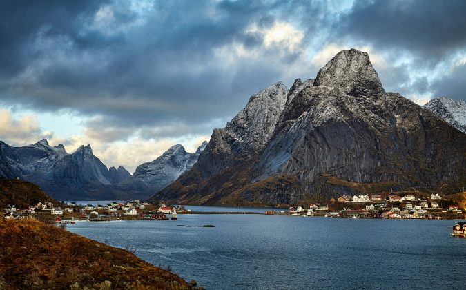 No entanto, para cidadãos de fora da União Europeia (UE) e do Espaço Econômico Europeu (EEE), há exigências burocráticas (Foto: Unsplash)