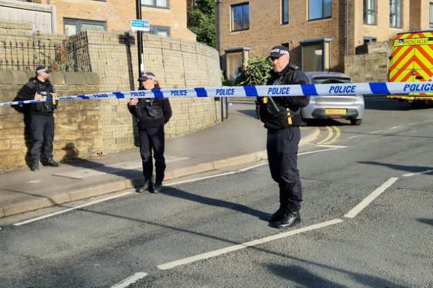 Um adolescente de 15 anos está sendo acusado de assassinato após a morte de Harvey Willgoose, estudante da mesma idade, que foi esfaqueado dentro da All Saints Catholic High School, em Sheffield, na Inglaterra (Foto: X)