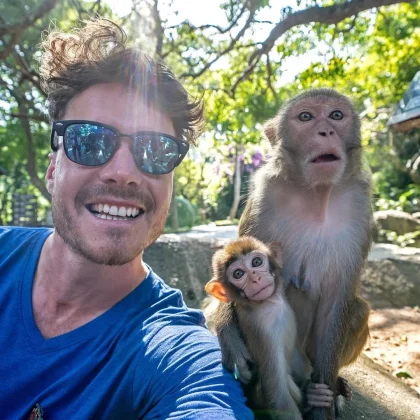 Daxon é um fotógrafo irlandês especializado em selfies com animais. (Imagem: reprodução instagram @daxon)