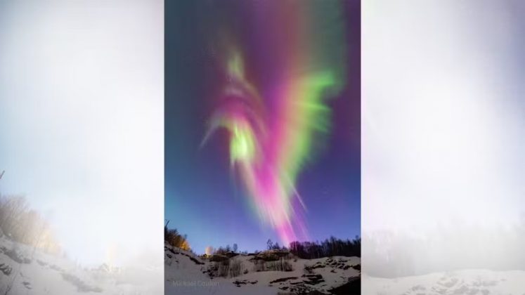 A imagem foi escolhida como "Foto Astronômica do Dia" pela agência espacial. O fenômeno ocorreu há duas semanas na cidade de Lyngseidt. A aurora não apresentou essa forma a olho nu. O formato só foi visível graças a uma câmera especial (Foto: Mickael Coulon)