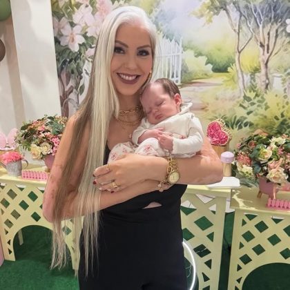 A pequena Vitória Amancio Cardoso, de Vinhedo, São Paulo, virou um fenômeno nas redes sociais. Com menos de dois meses, a bebê já conquistou milhões de corações (Foto: Reprodução/Instagram)