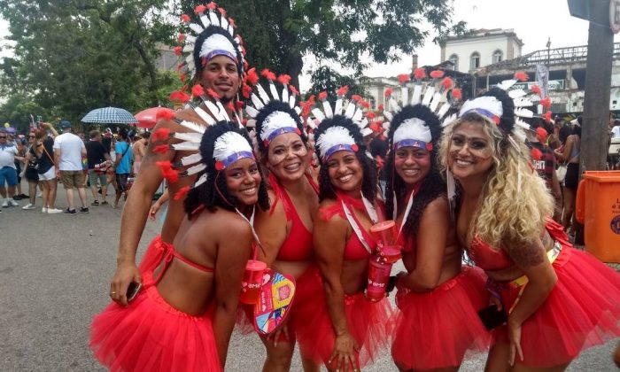 Indígena: Usar adereços típicos de povos indígenas sem pertencimento cultural desrespeita suas tradições e identidade (Foto: Reprodução/Globo)