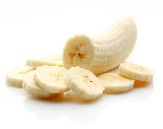 Banana: saiba o que significa os 'pontinhos pretos' da fruta (Foto: iStock)