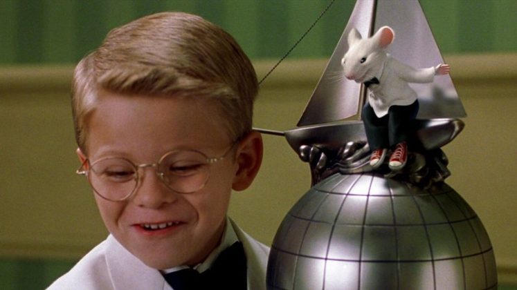 Jonathan Lipnicki, conhecido por seus papéis marcantes como ator mirim nos anos 1990 e 2000, segue na carreira artística e recentemente retornou à televisão com um desafio inesperad (Foto: X)