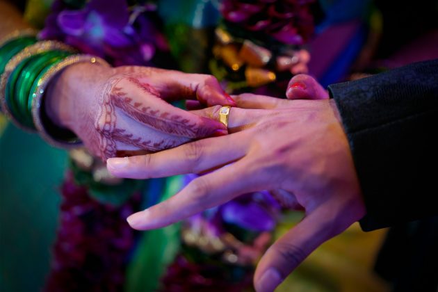 A atitude absurda foi o suficiente para enfurecer a noiva, Radha Devi, de 21 anos, que reagiu com um tapa e, sem pensar duas vezes, decidiu cancelar o casamento (Foto: Unsplash)