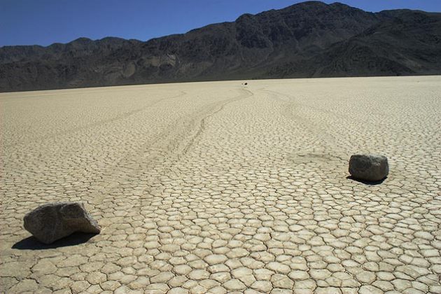 Embora o deslocamento ocorra de forma imperceptível a olho nu, essa descoberta esclareceu um dos mistérios geológicos mais curiosos da região (Foto: X)