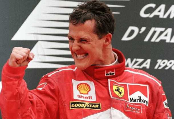 Schumacher, considerado um dos maiores nomes da história da Fórmula 1, segue recebendo assistência contínua, mas sem qualquer perspectiva pública de recuperação (Foto: X)