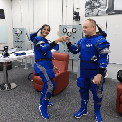 Os astronautas Butch Wilmore e Suni Williams, da NASA, que estão atualmente na Estação Espacial Internacional (ISS), finalmente receberam um dado para retornar à Terra. (Imagem: reprodução instagram)