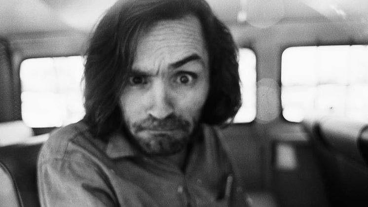 A nova produção promete reacender debates sobre a real influência de Manson e os mistérios que cercam sua história (Foto: X)