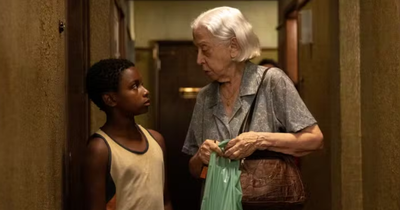 Durante a pré-estreia realizada no Theatro Municipal de São Paulo, na última segunda-feira, 10, Fernanda Montenegro, aos 95 anos, foi ovacionada pelo público presente (Foto: X)