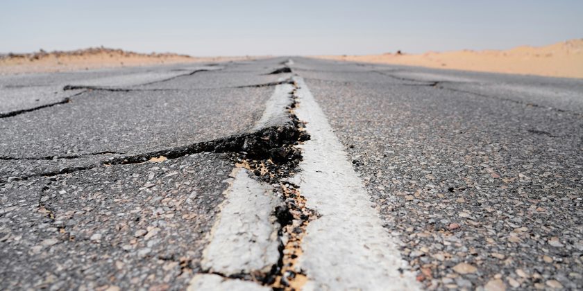 Uma nova pesquisa conduzida por cientistas da Universidade de Tsukuba e do Instituto Nacional de Ciência e Tecnologia Industrial Avançada do Japão sugere que mudanças na temperatura da Terra podem ter impacto na ocorrência de terremotos (Foto: Unsplash)