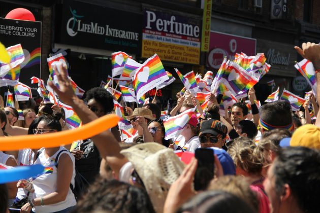 O projeto também prevê o uso de câmeras de reconhecimento facial para identificar participantes do evento, tradicionalmente realizado na Avenida Andrassy, em Budapeste (Foto: Unsplash)