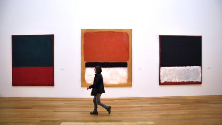 Toque inocente vira pesadelo após criança danificar obra milionária de Rothko em museu (Foto: X)