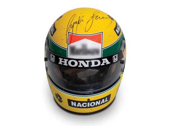 Embora não tenha vencido a prova — ele terminou em quinto lugar, atrás de Michael Schumacher, Nigel Mansell e Riccardo Patrese —, o gesto solidário de Senna virou símbolo do espírito esportivo que o consagrou mundialmente (Foto: X)