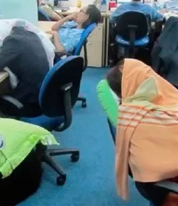 "Em muitos casos, as pessoas podem se sentir pressionadas a trabalhar longas horas." (Imagem: reprodução Instagram)