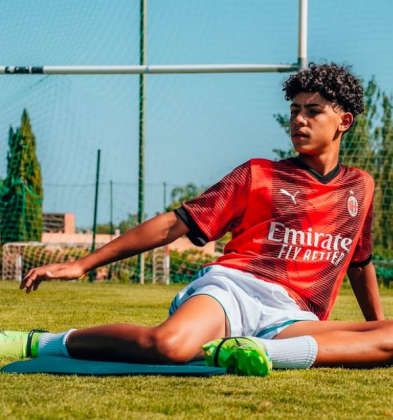 O jovem já passou por clubes como Manchester United e Juventus. (Imagem: reprodução Instagram)