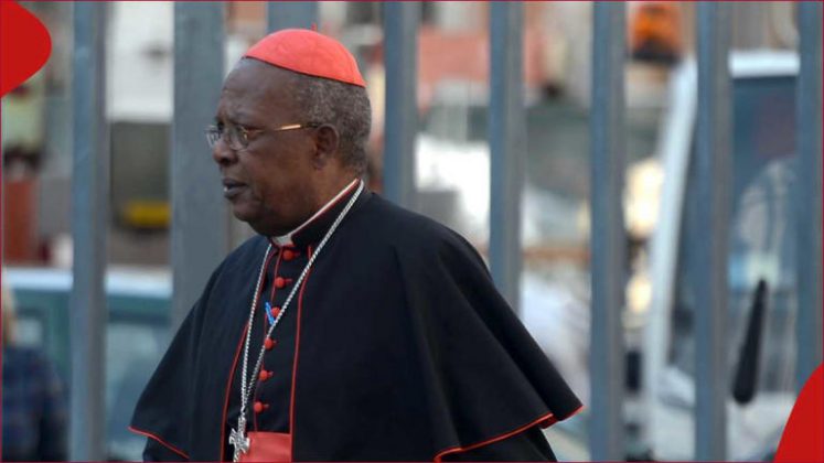 Sem esclarecimentos oficiais do Vaticano, a exclusão gerou estranhamento, já que, mesmo com idade avançada, Njue estaria dentro do limite permitido para votar (Foto: X)