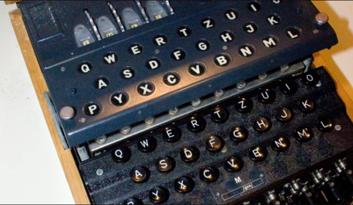 Mesmo diante dessa comparação, os especialistas fazem questão de lembrar que o feito de Turing e seus colegas permanece monumental (Foto: X)