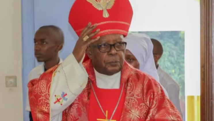 Segundo ele, os cardeais que desejam participar do conclave não precisam de convites formais e, no caso de Njue, a verificação feita pelo cardeal decano indicou que ele não compareceria (Foto: X)
