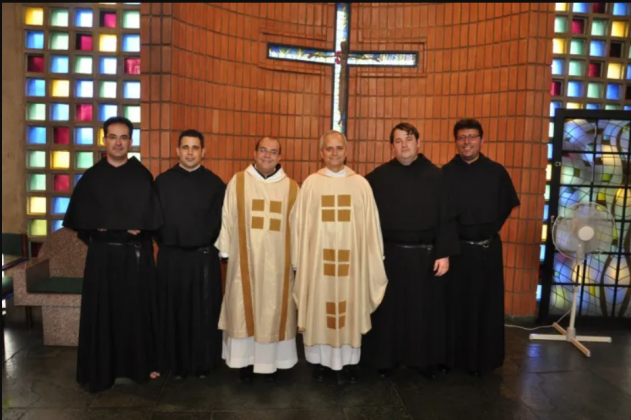 A expectativa entre os religiosos mineiros é que o novo papa busque unir diferentes vertentes dentro da Igreja Católica, mantendo o foco em uma fé voltada ao acolhimento e à justiça social (Foto: X)