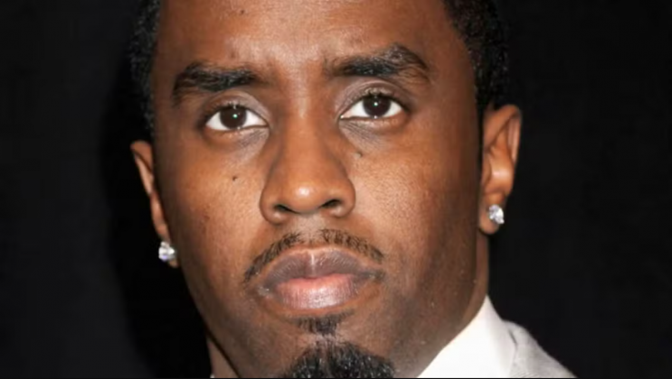 Segundo os promotores, ela foi coagida a participar de atos sexuais com terceiros durante o relacionamento que manteve com Diddy por mais de uma década, entre 2007 e 2018 (Foto: X)