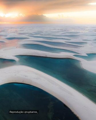 As dunas ao amanhecer transmitem uma paz quase espiritual. (Imagem: reprodução Instagram/@ruybarros_)