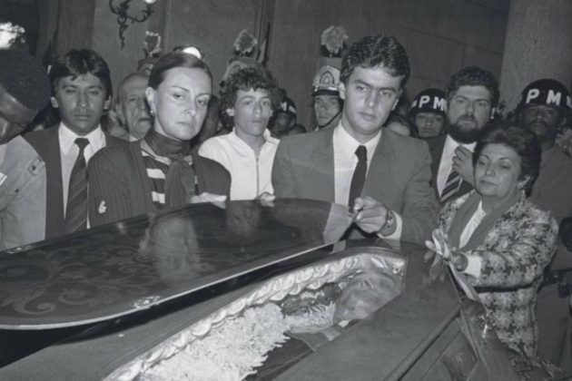 Ao longo da campanha pelas Diretas Já, entre 1983 e 1984, Tancredo percorreu o país mesmo apresentando sintomas graves que escondia até dos mais próximos (Foto: X)